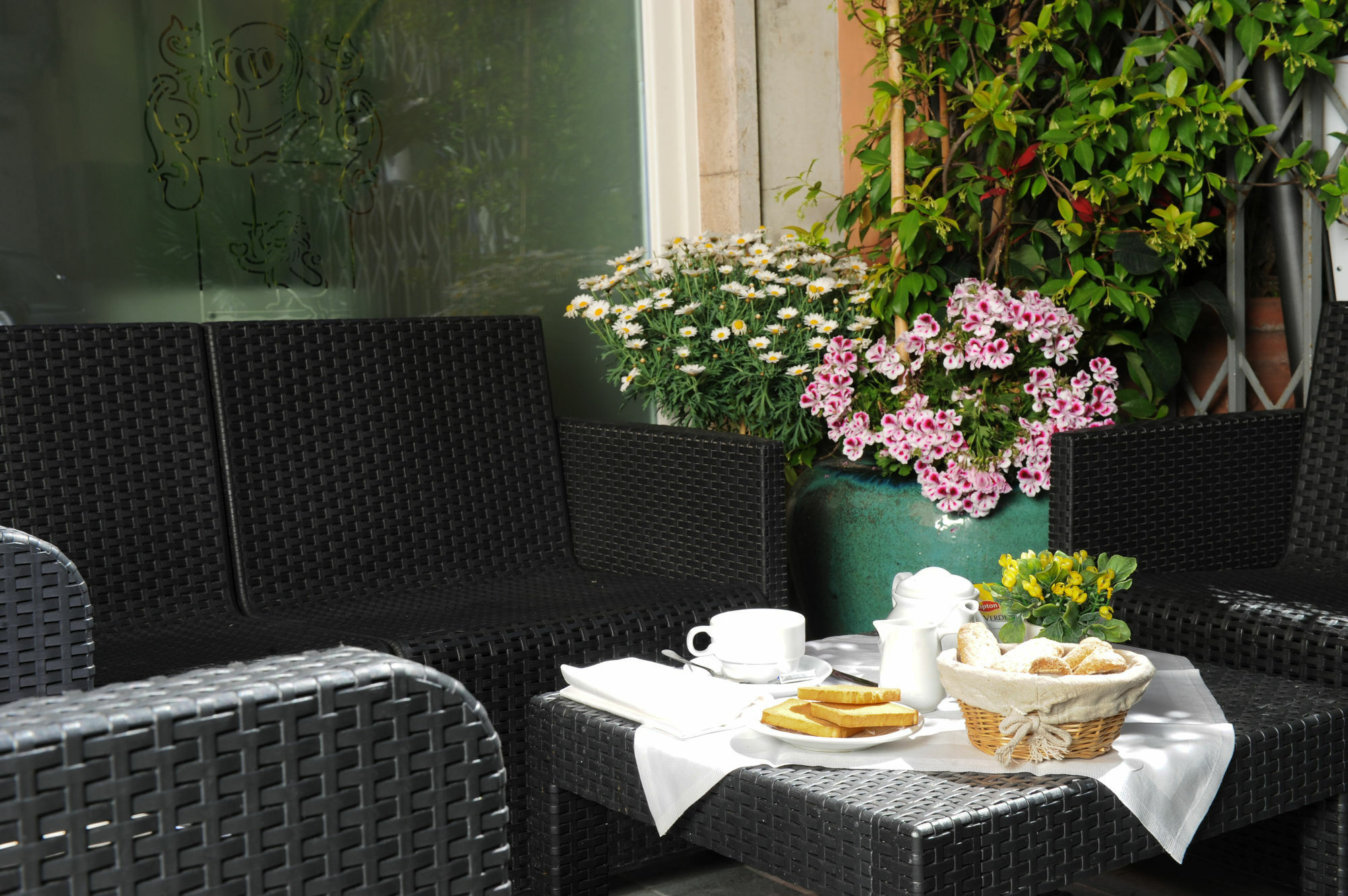Dedoni Hotel 3*